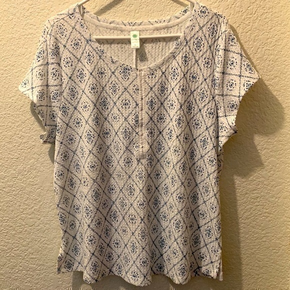 Aventura Tops - Aventura blouse hook & eye detail at top size XL